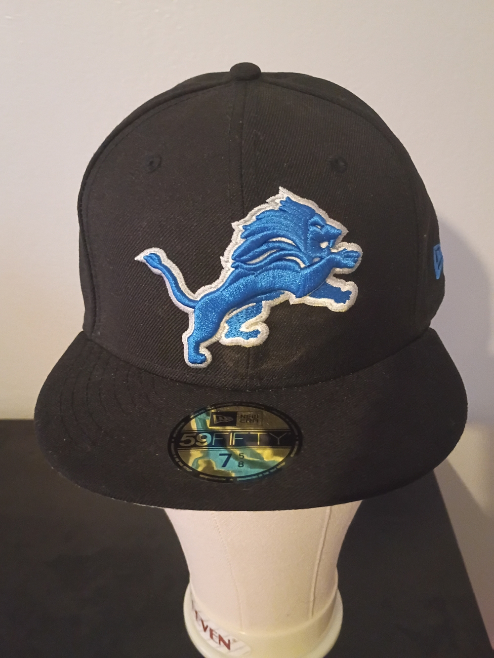 New Era Black Detroit Lions Logo Cap - Blue Lion Patch